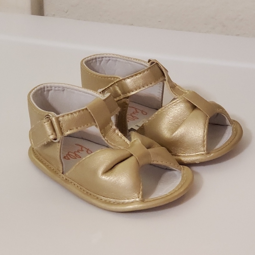 NWOT Gold soft-soled baby pre & early walker shoes